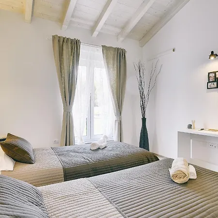 Family Friendly House With A Parking Space - 22733