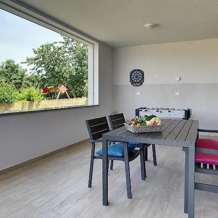 Family Friendly House With A Parking Space - 22733 Holiday home Pula